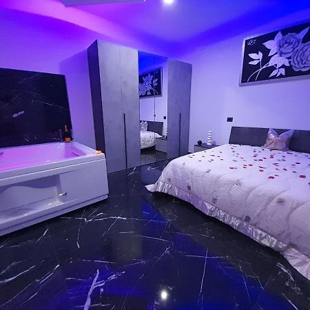 Casa Birmano Villa Taranto Eksteriør billede