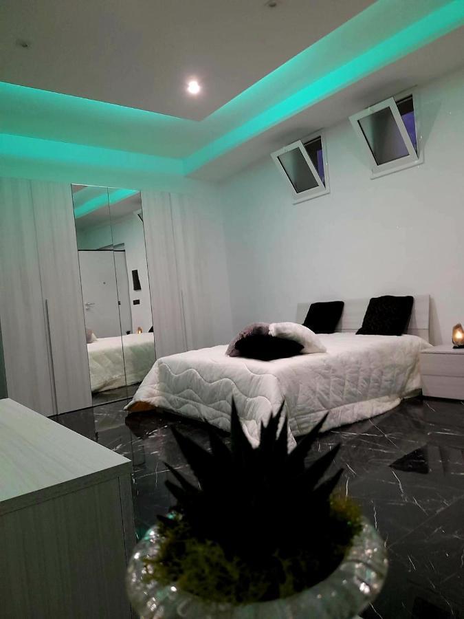 Casa Birmano Villa Taranto Eksteriør billede