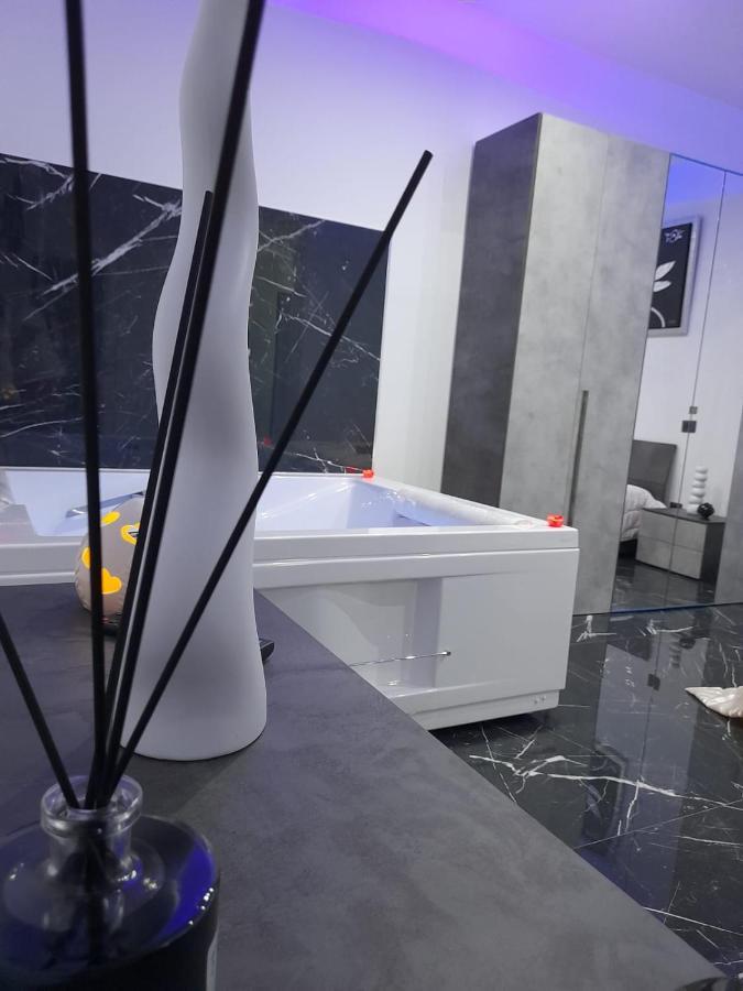 Casa Birmano Villa Taranto Eksteriør billede